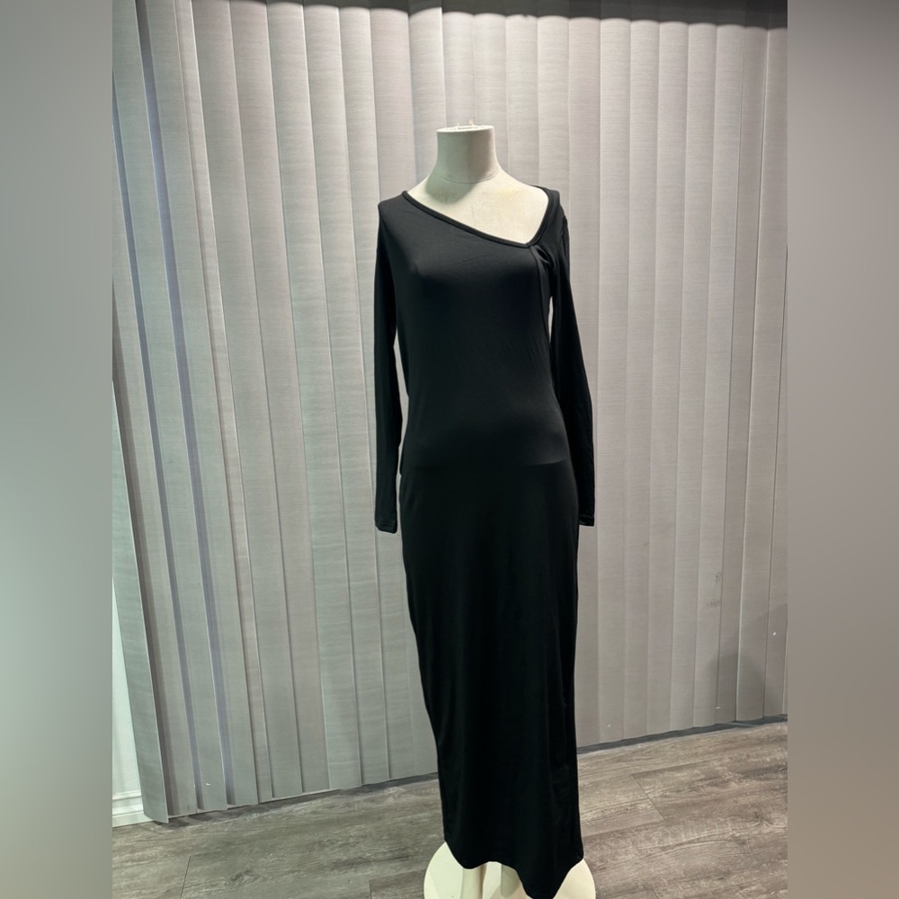 Elegant Black Long Sleeve Dress - Picture 4 of 8